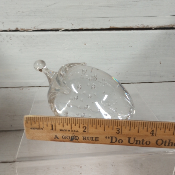 Vintage Strawberry Clear Glass Bullicante Controlled Bubble Paperweight - Picture 9 of 9